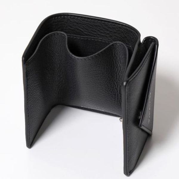 お札とカードは平行に。