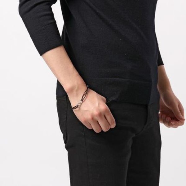 コーディネートに溶け込む様子が、とてもナチュラル。