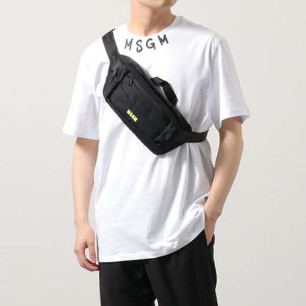 見た目とは裏腹に、意外と収納力がある◎