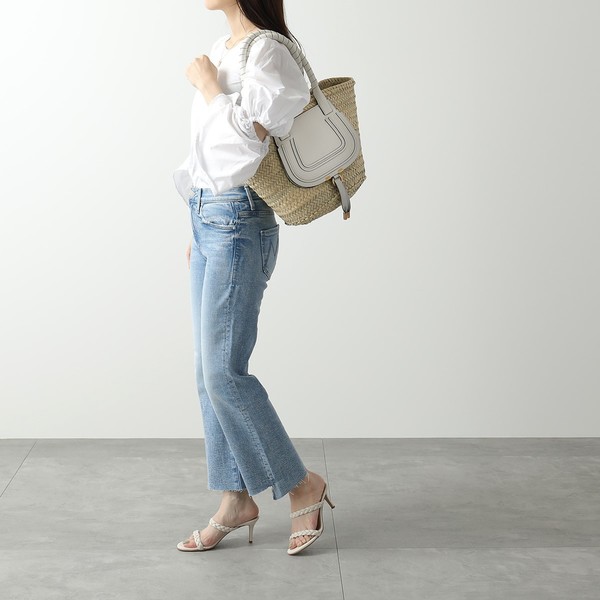 全体はトーンアップしたアイテムで揃えるべし◎