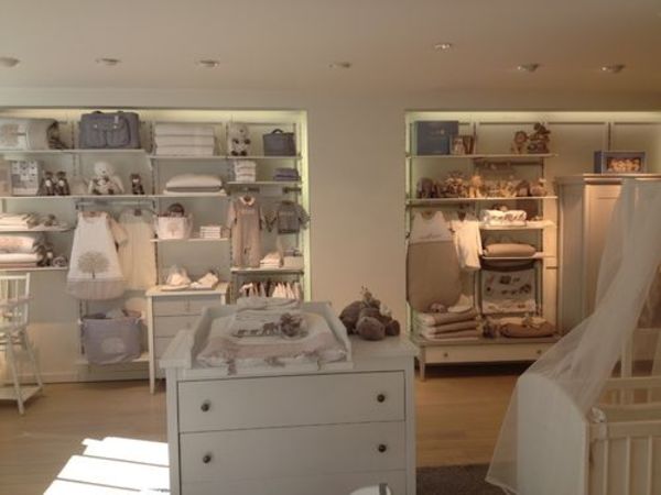 シックで上品な店内