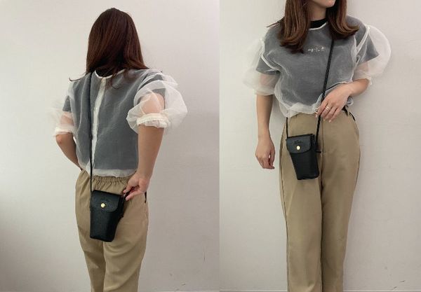 Longchampスマホショルダー着用画