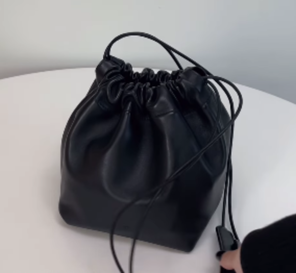 たて18cm × よこ16cm × 深さ18cm