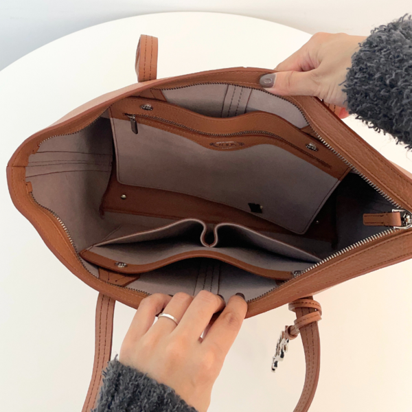 取り外し可能なポケットが2つ!