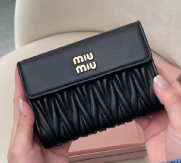 たて9cm × よこ14cm × 厚み3cm