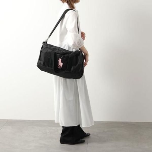 便利なショルダーストラップ付き!