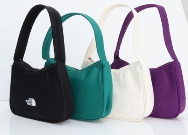 着こなしの幅が広がる4色がラインナップ!