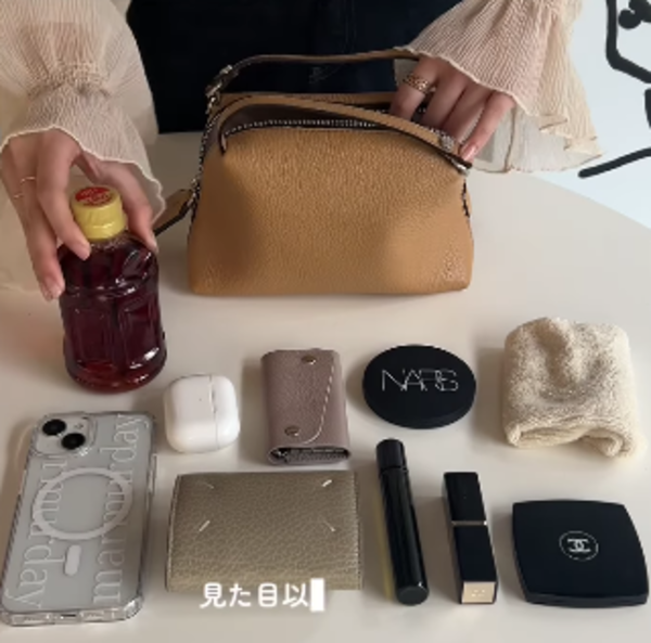 必需品+αの荷物がきれいに収まる、見た目以上の収納力◎