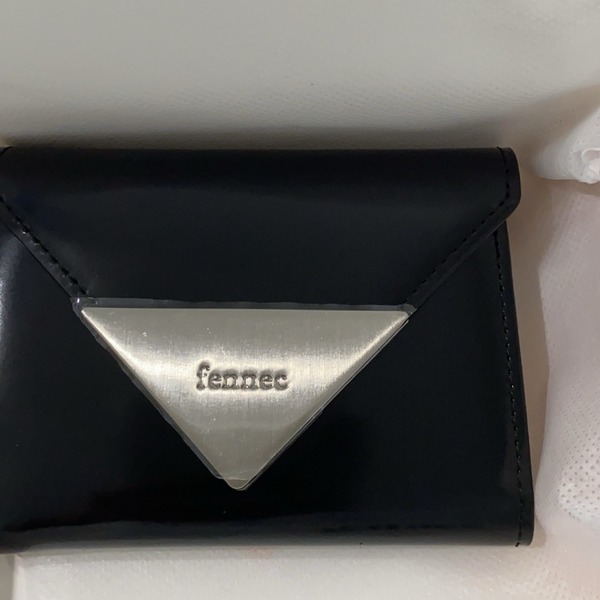 『シルバー』『ブラック』の2色展開!