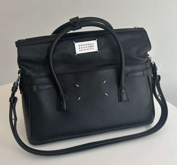 サイズ : たて19.5cm × よこ32cm × マチ12cm