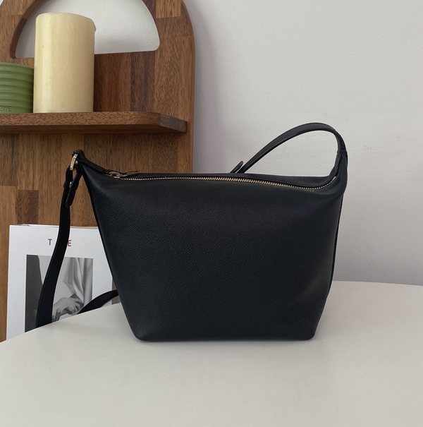 サイズ : たて10cm × よこ17cm × マチ12cm