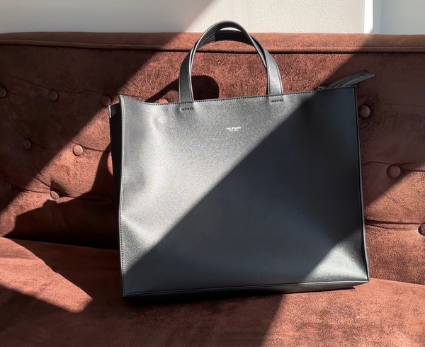 サイズ : たて31cm × よこ39cm × マチ8.5cm