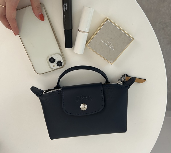 サイズ : たて11cm × よこ17cm × マチ5.5cm