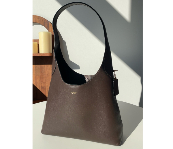 サイズ : たて28cm × よこ28cm × マチ8cm