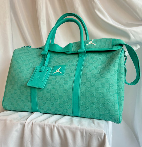 サイズ : 縦26cm × 横47cm × マチ20cm