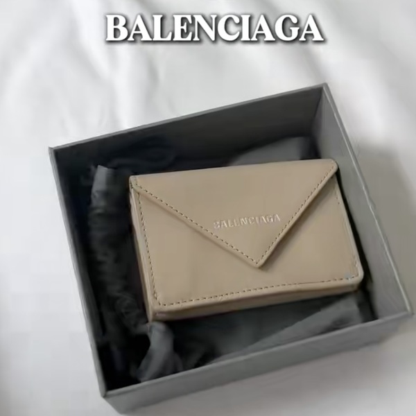 バレンシアガ