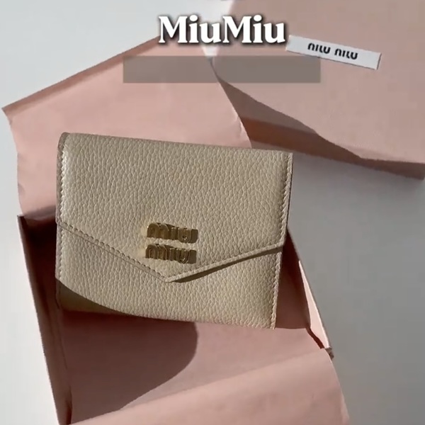 BUYMA価格:¥52,000〜