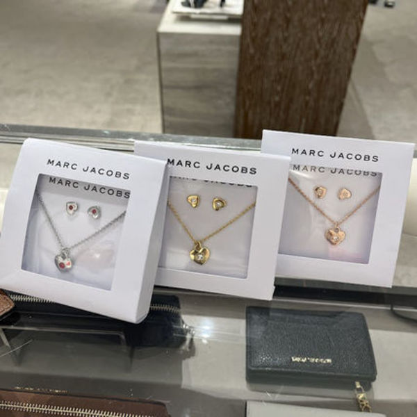 即発 MARC JACOBS ネックレス  ピアス 2点セット J341MT1PF21