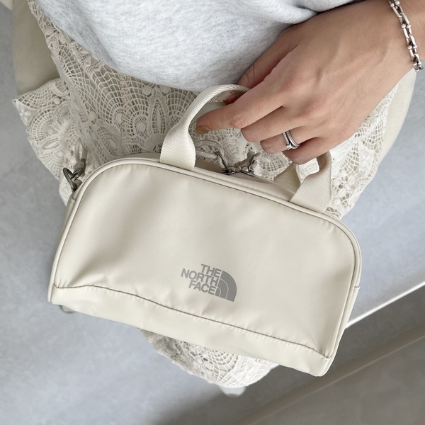 サイズ : H13cm × W22cm × D9cm