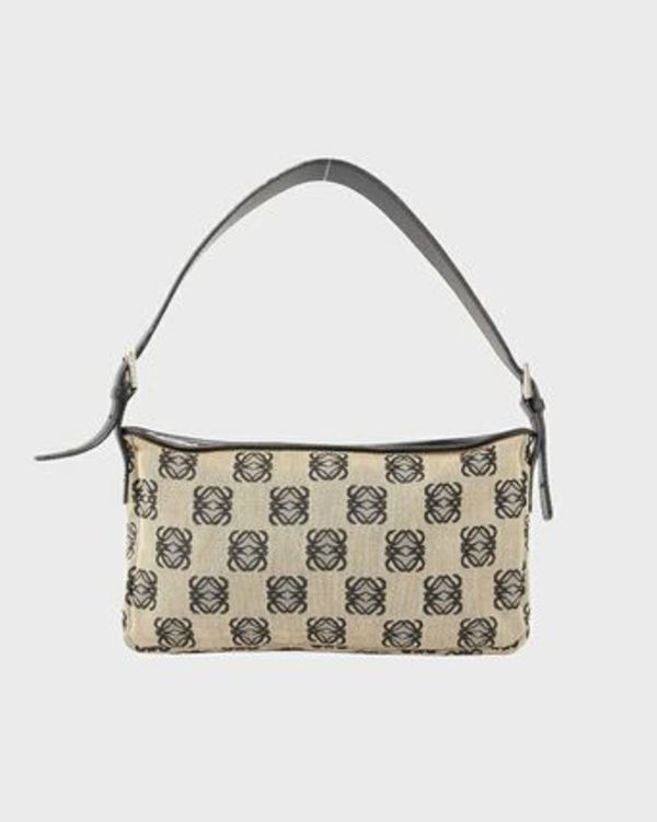 LOEWE アナグラムキャンバスレザーワンショルダーバッグ