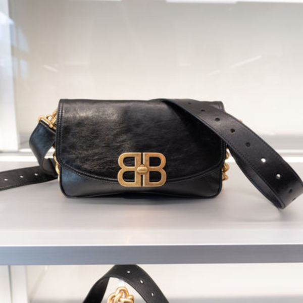 ★BALENCIAGA★ 748598 BB SOFT フラップバック
