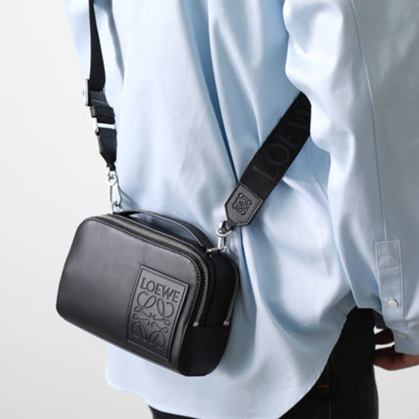 LOEWE ショルダーバッグ C565R41X01 アナグラム