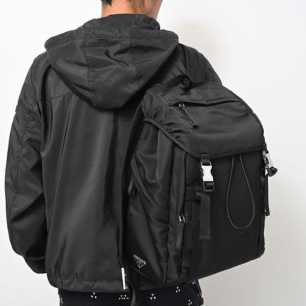 【最短翌日着】PRADA 三角 ロゴ付き リュックサック 2VZ062 2A6D