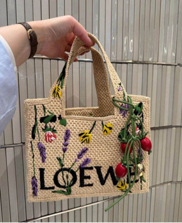 LOEWE【新作!!希少デザイン】フォントトート スモールかごバッグ