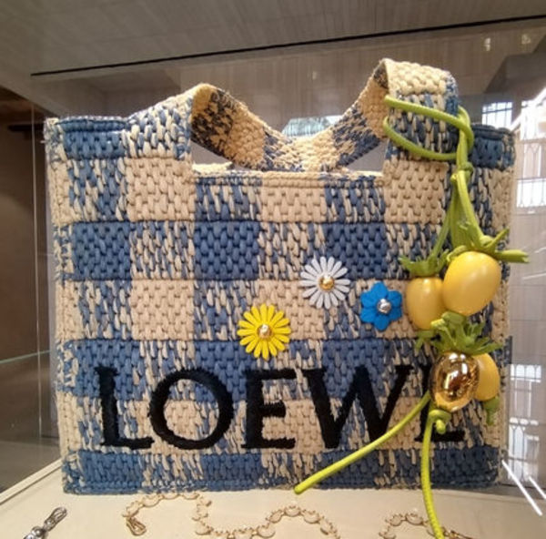 LOEWE フォント トート スモール(ラフィア)