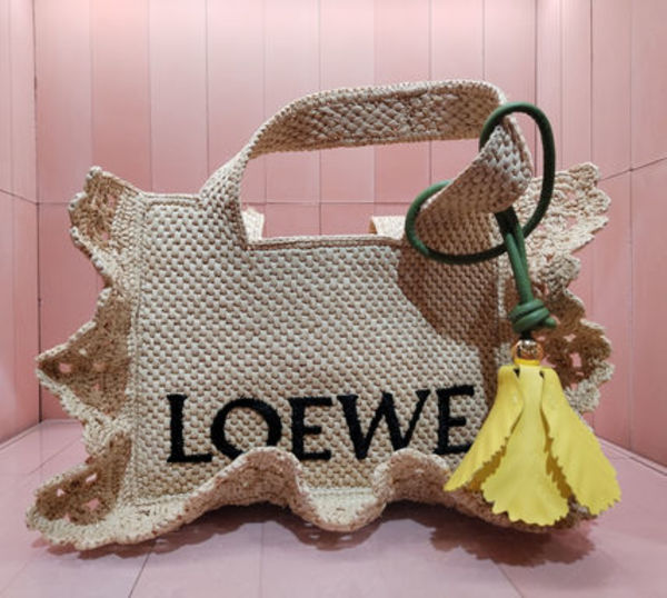 LOEWE フォント トート スモール(ラフィア)
