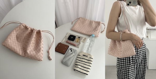 サイズ : H23cm × W32cm × D1cm