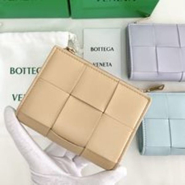 Bottega Veneta: Bifold Wallet: 二つ折りファスナーウォレット