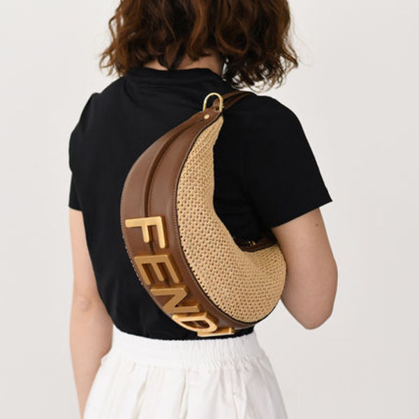 【国内即発】FENDI フェンディグラフィ スモール