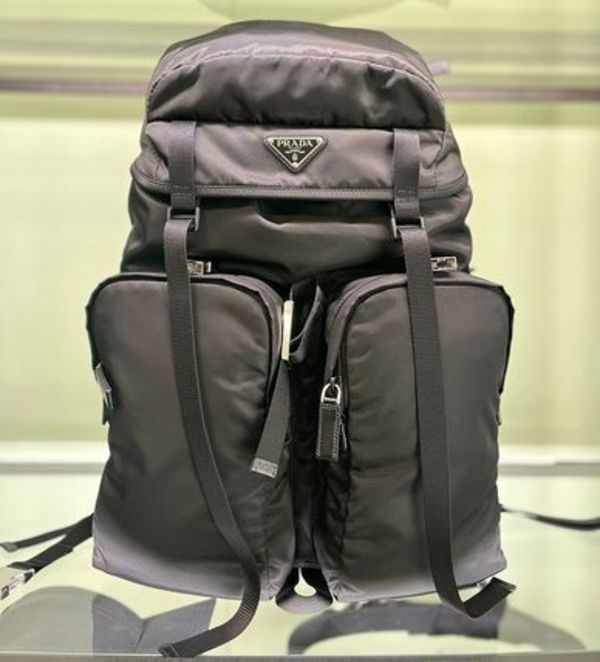 PRADA新作【2VZ019_2DMG  RE-NYLON+SAFFIANO BACKPACK】