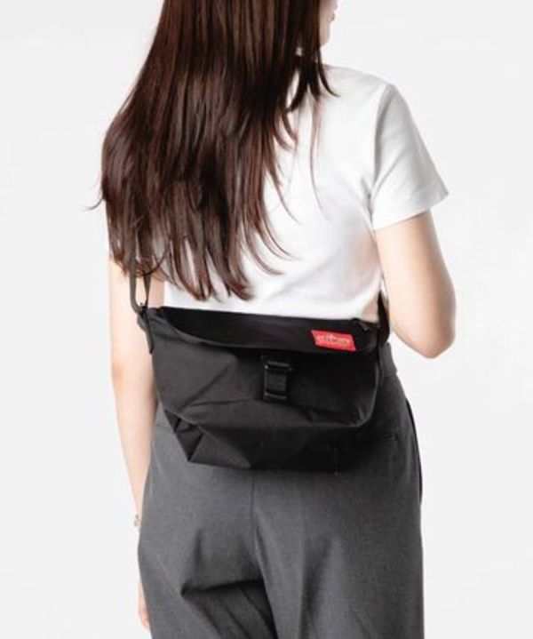 Manhattan Portage Nylon 1603FZP ショルダーバッグ