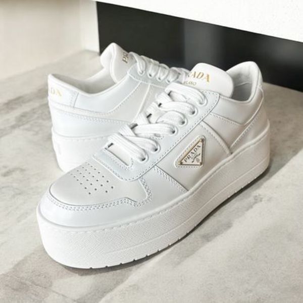 <PRADA >プラダ レザー スニーカー1E792M
