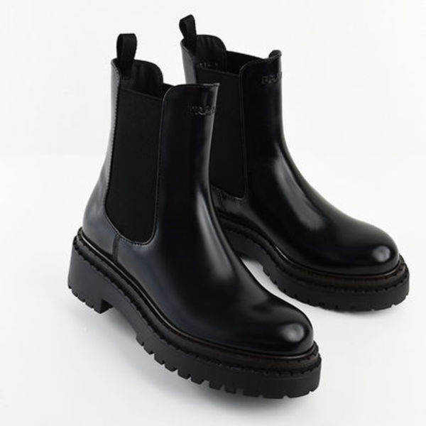 【国内即発】PRADA レザー チェルシーブーツ