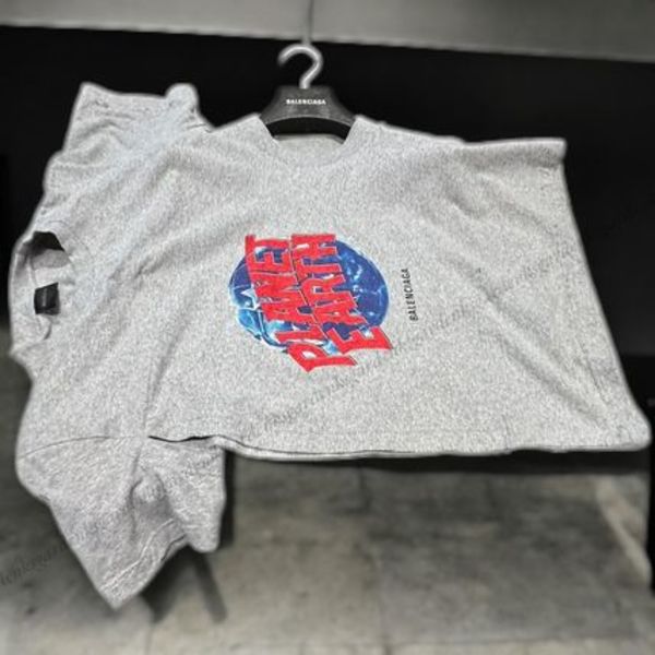 すぐ届く!BALENCIAGA PLANET EARTH ツイスト Tシャツ