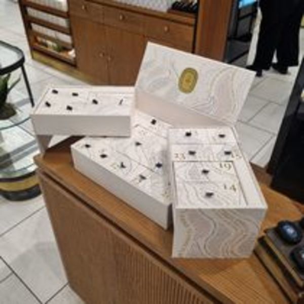 【関税込】ADVENT CALENDAR 25 Scented Treasures