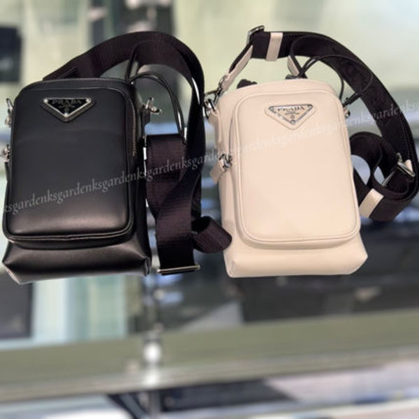 すぐ届く!PRADA レザー スマートフォンケース スマホバッグ