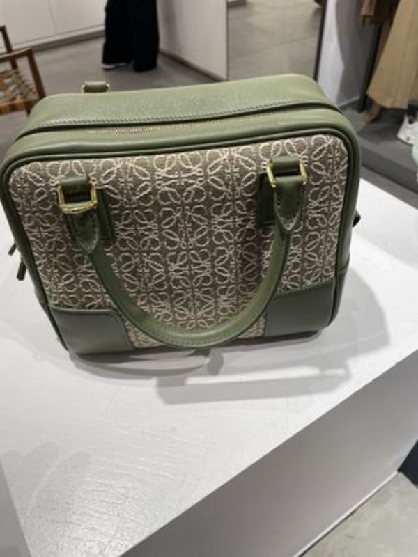 セール!Loewe Amazona 19 スクエア A039N10X02