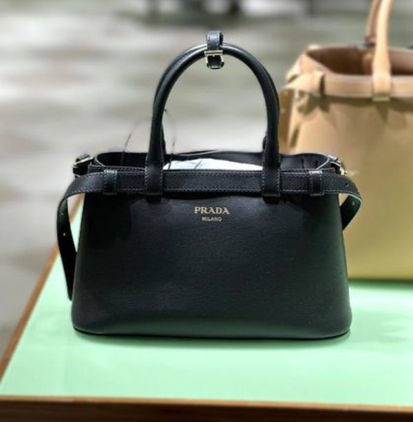 モダン♪◇Buckle スモール バッグ◇PRADA