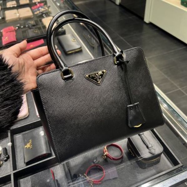 【PRADA】セール!一つ持っておきたい大人ハンドバッグ 1BA409