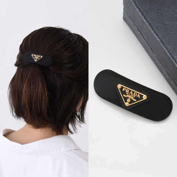 【国内即発】PRADA Re-Nylon ヘアクリップ