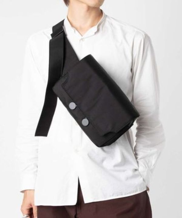 マルニ MARNI BUMBAG バムバッグ MUMQ0023A0 P8184 ボディバッグ