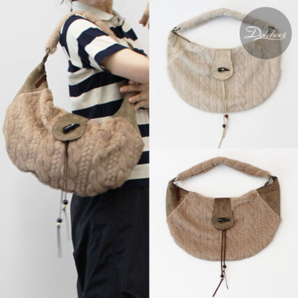 SCULPTOR Horseshoe Fur Bag HJ5D0145