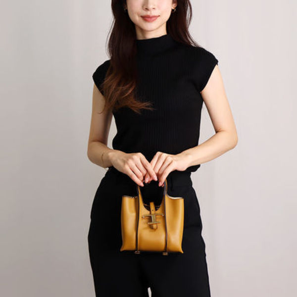 TOD’S ショルダーバッグ T Timeless XBWTSBA0000Q8E