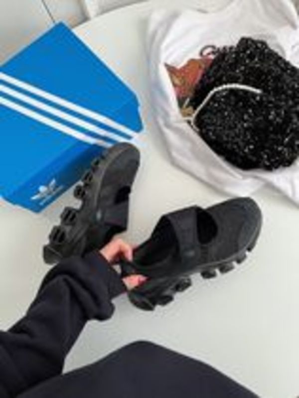 【関税-送料込み】ADIDAS ADIFOM MEGAJANE BLACK JI2416