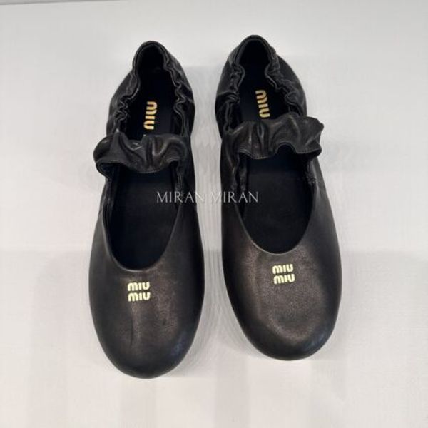 Miu Miu|カラバリあり♪ルーシュナッパ レザーバレリーナ 5F340E