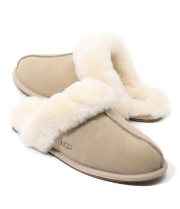 UGG|MULES (SCUFFETTE II HOUSE SLIPPER - SAND (1106872))